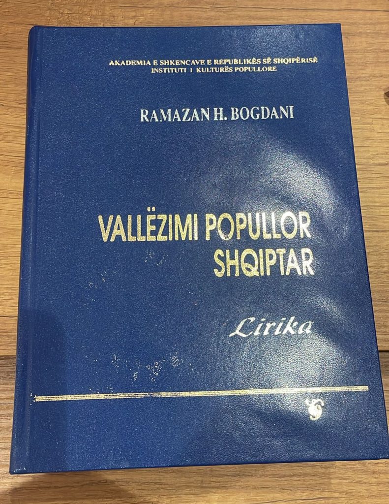 Vallezimi popullor shqiptar Lirika